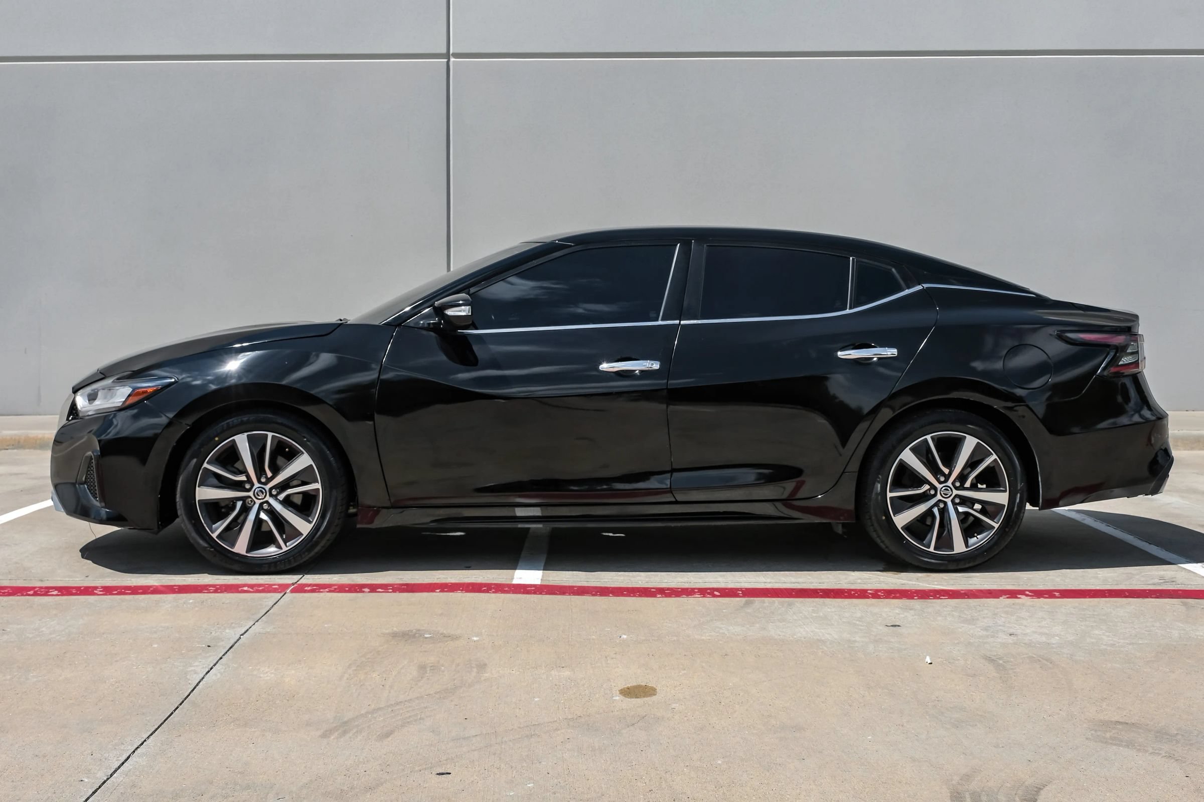 Used 2020 Nissan Maxima 3.5 SV w/ Floor Mat Group FWD image 9