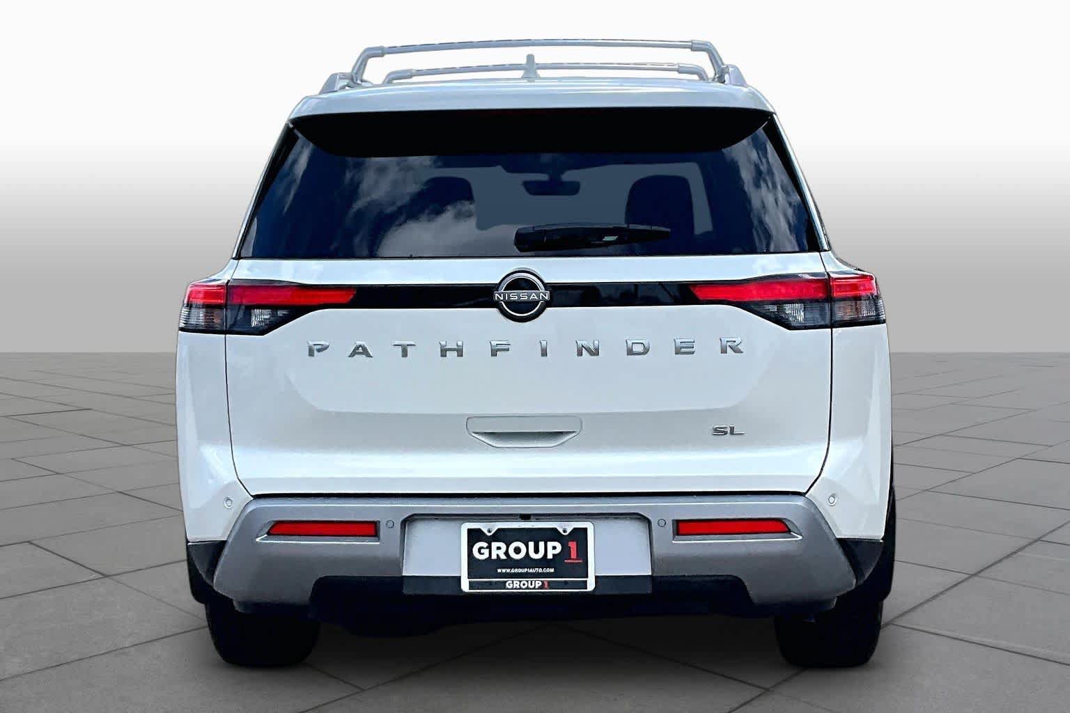 Certified 2024 Nissan Pathfinder SL FWD image 5