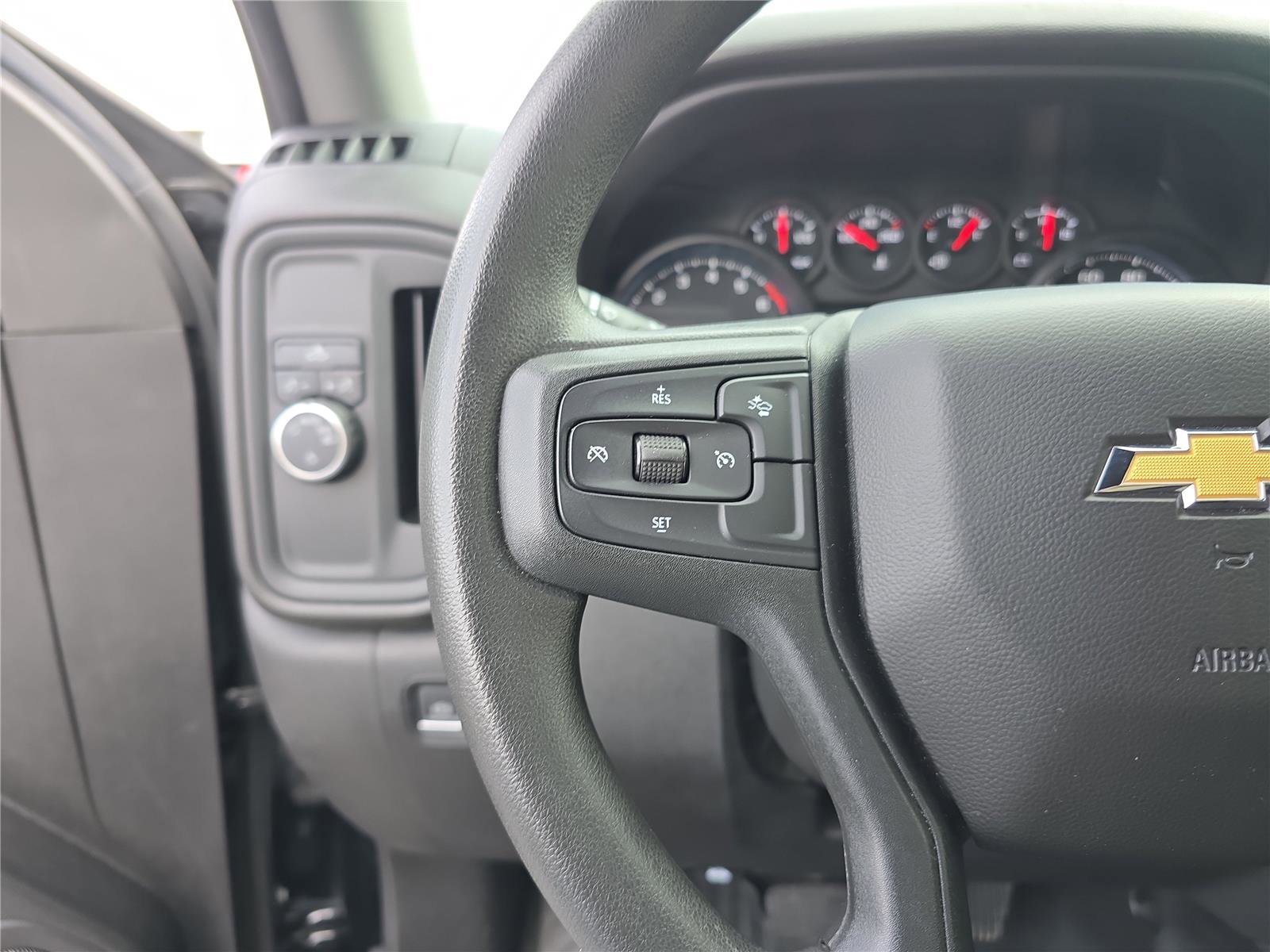 Used 2022 Chevrolet Silverado 1500 Custom image 31