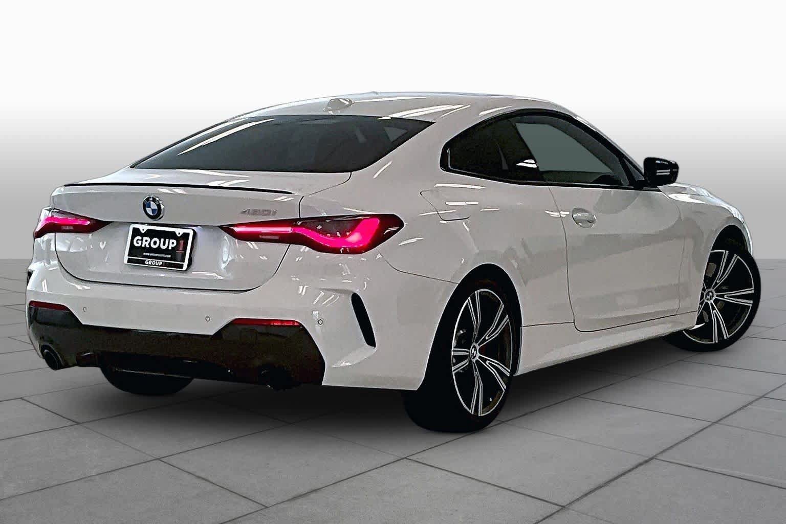 Used 2024 BMW 430i Coupe w/ M Sport Package RWD image 11