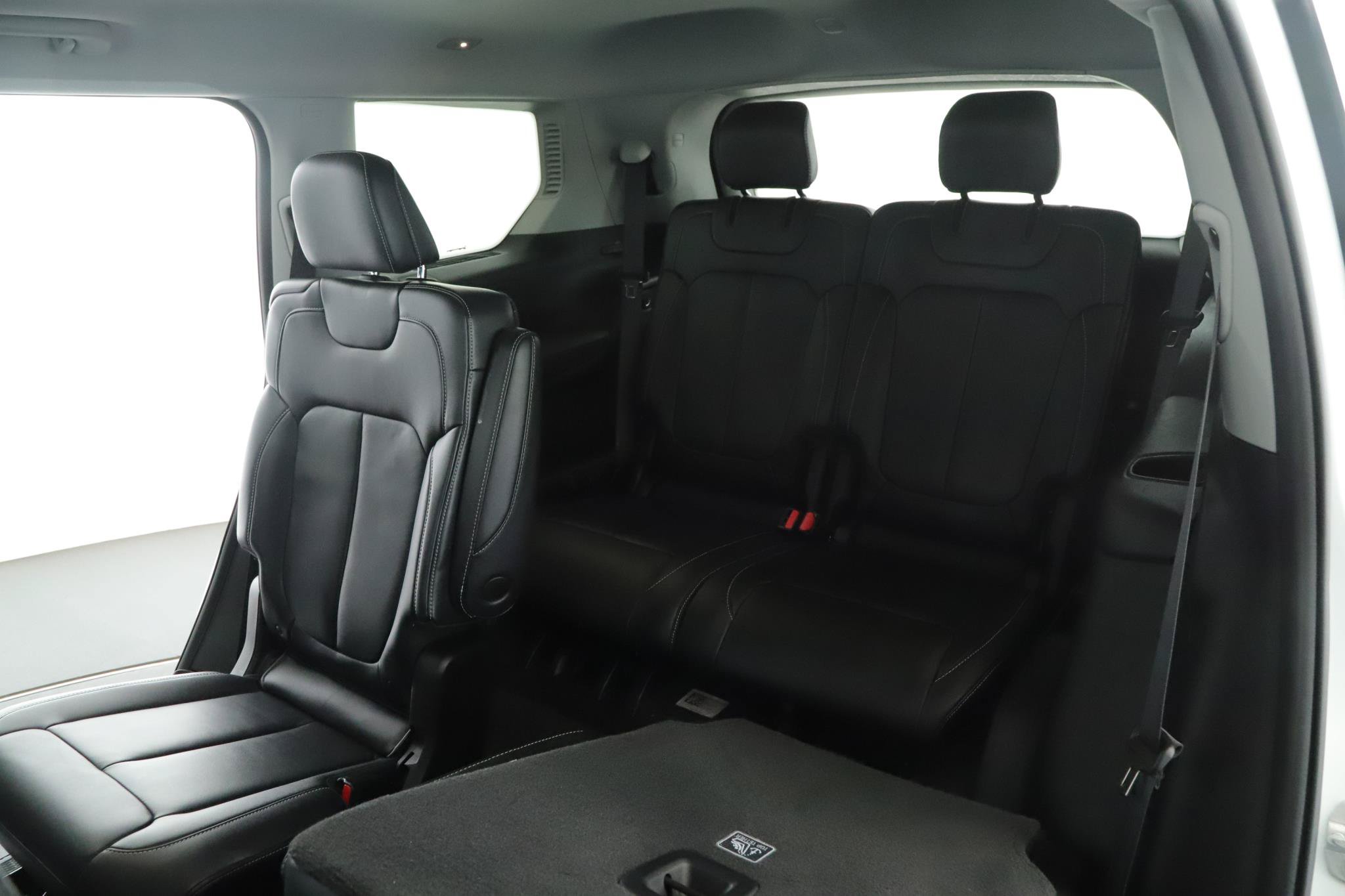 Certified 2022 Jeep Grand Cherokee L Limited AWD/4WD image 6