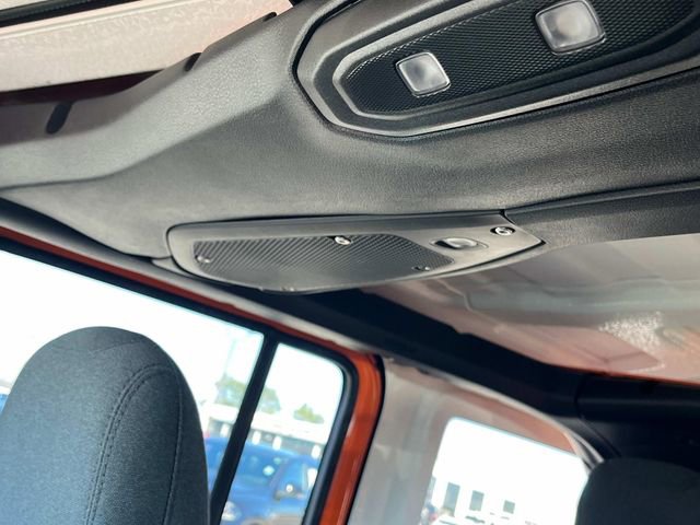 Used 2025 Jeep Wrangler Sport S image 24