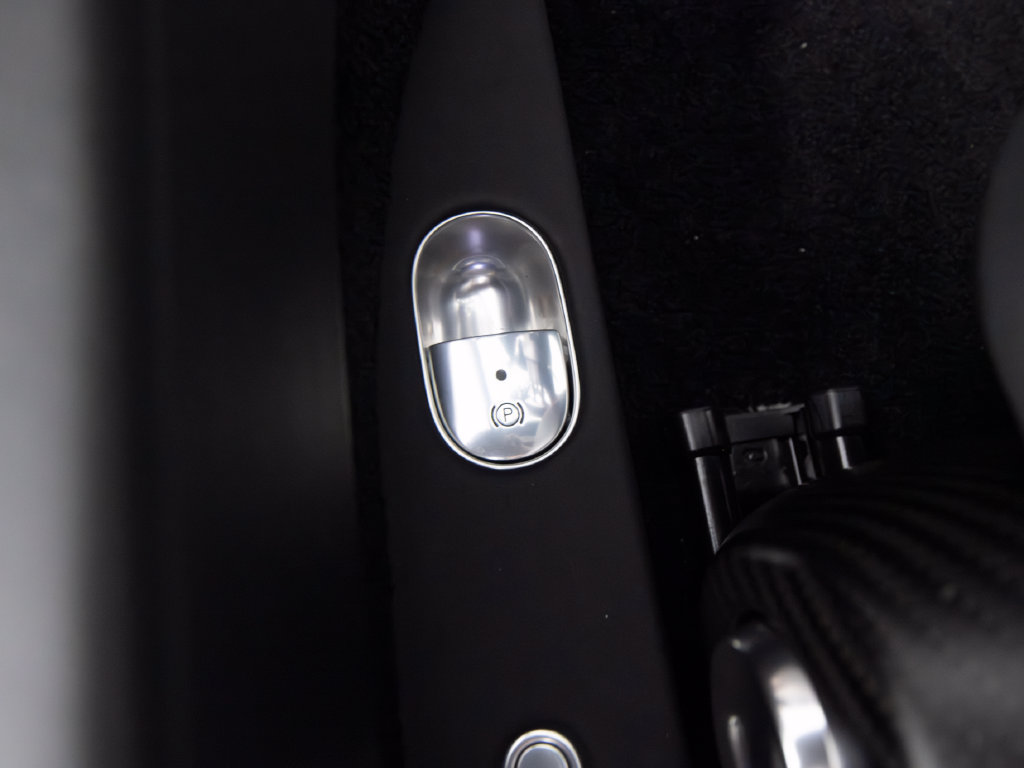 Used 2019 Bugatti Chiron AWD/4WD image 45