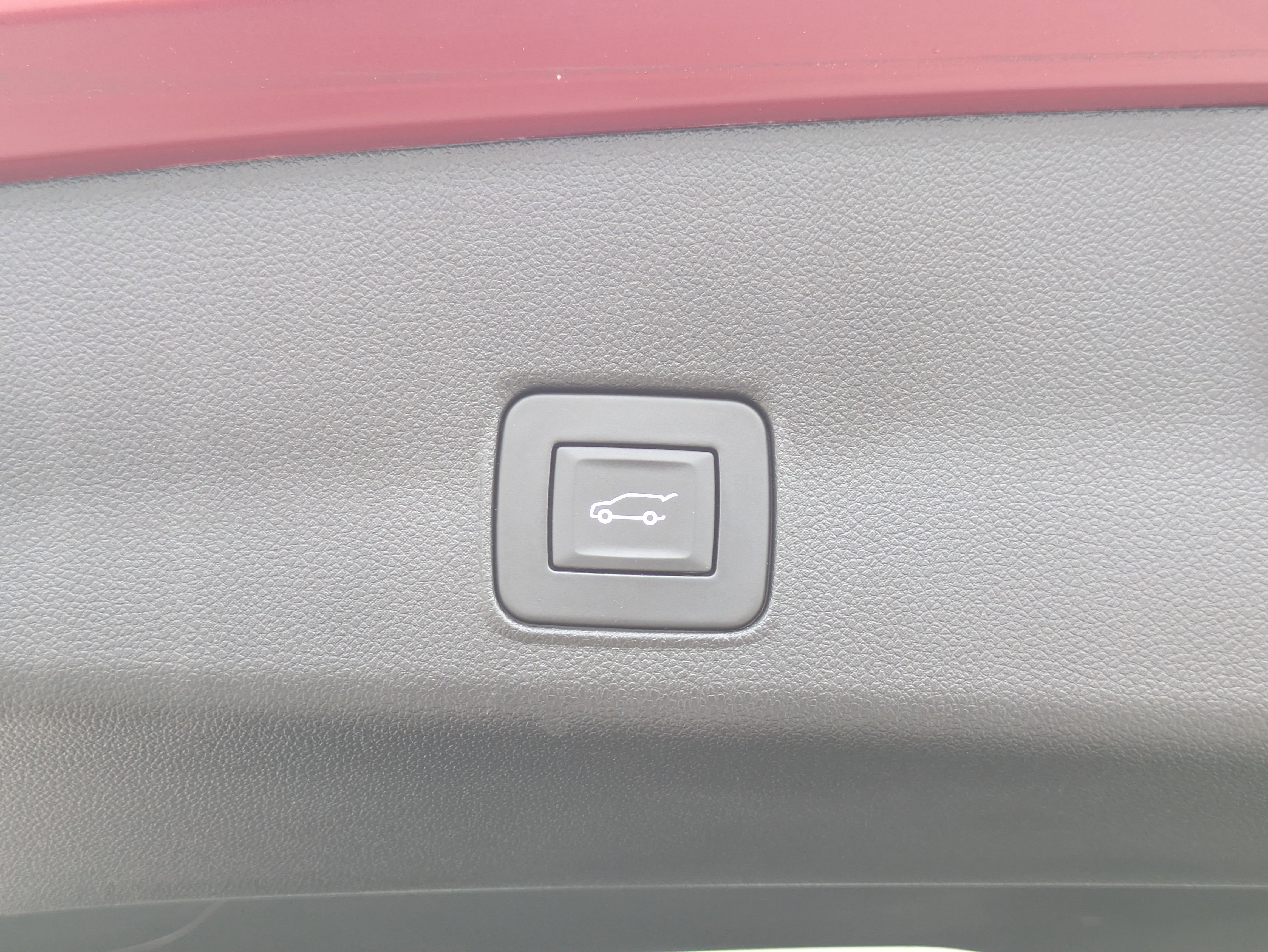 Used 2023 Chevrolet TrailBlazer RS w/ Sun and Liftgate Package image 14