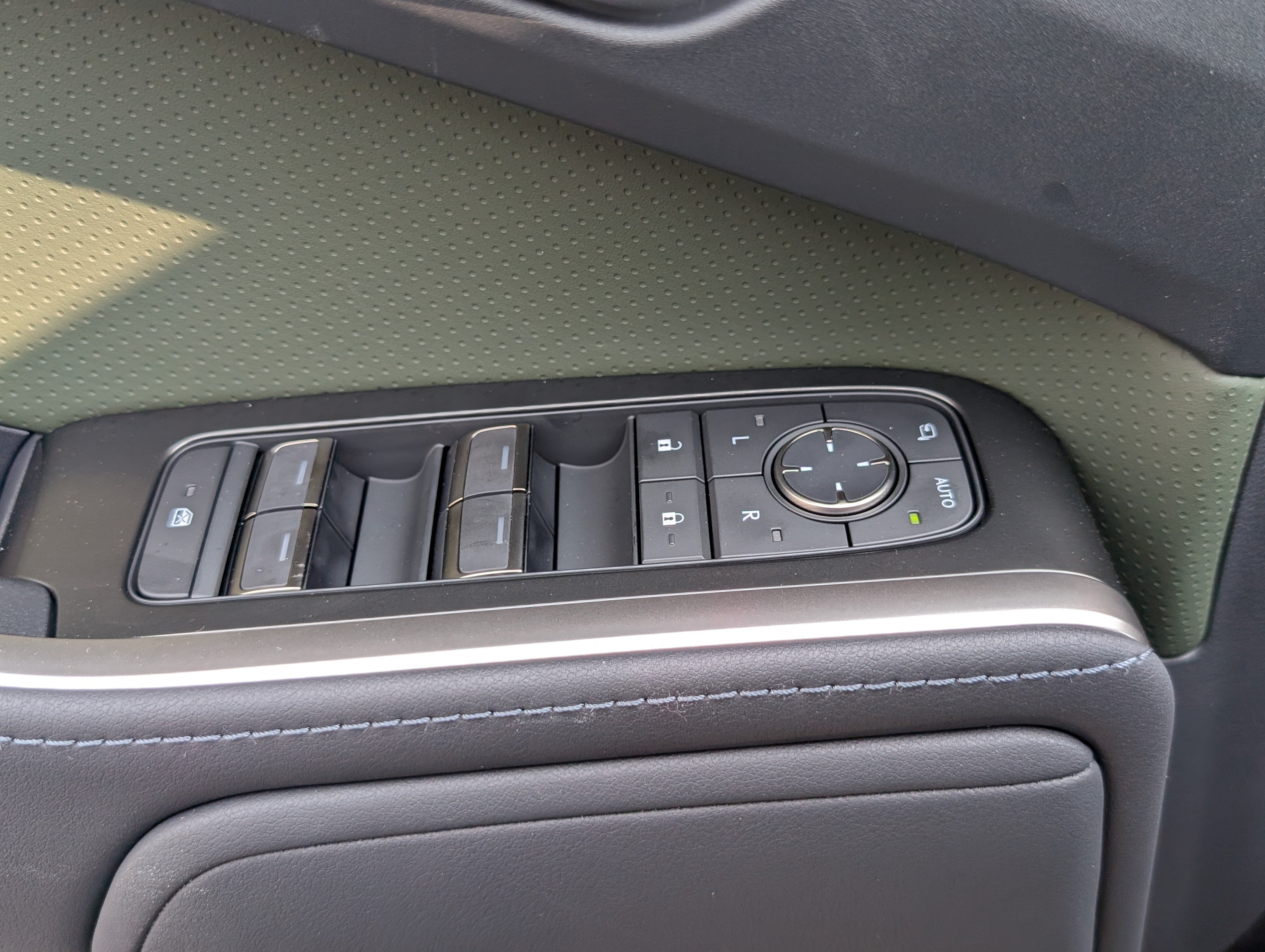 New 2026 Lexus GX 550 AWD/4WD image 16
