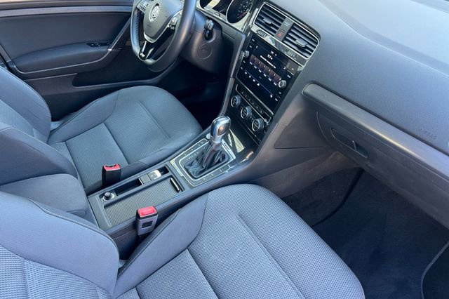 Used 2019 Volkswagen e-Golf SE image 18