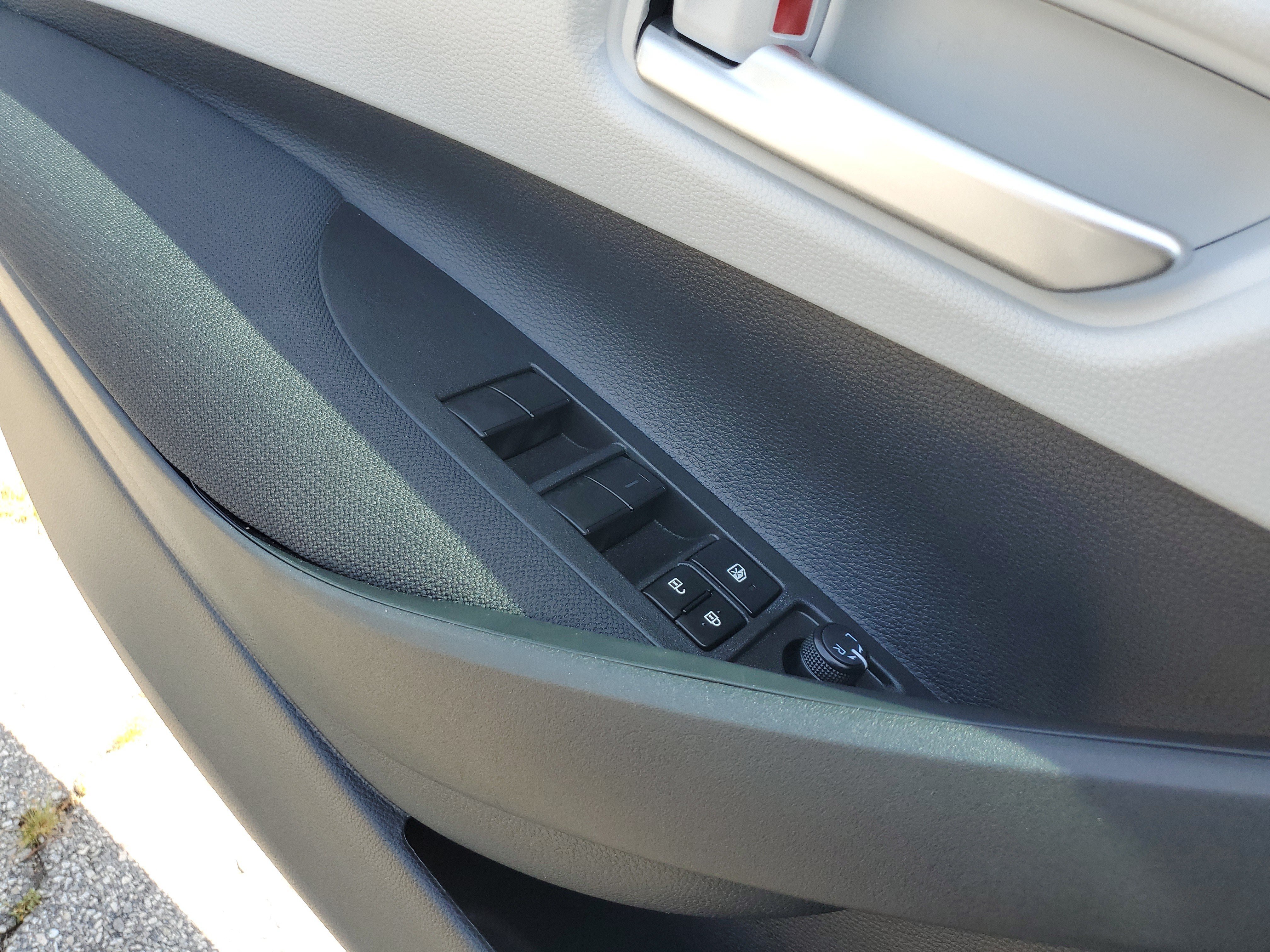 Used 2026 Toyota Corolla SE FWD image 30