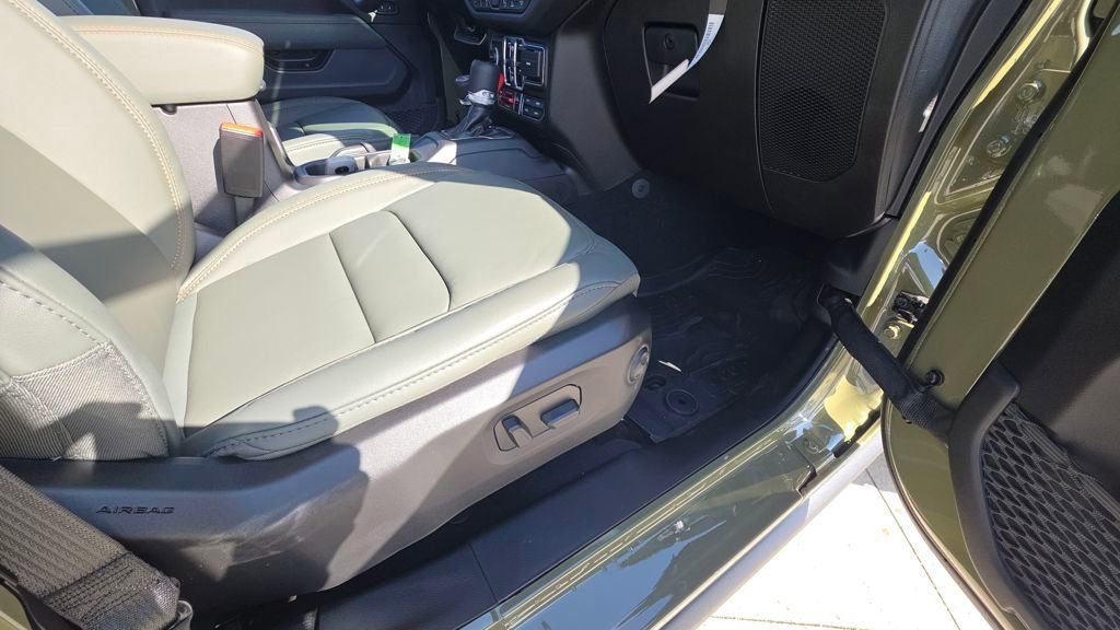 New 2026 Jeep Gladiator Mojave AWD/4WD image 14