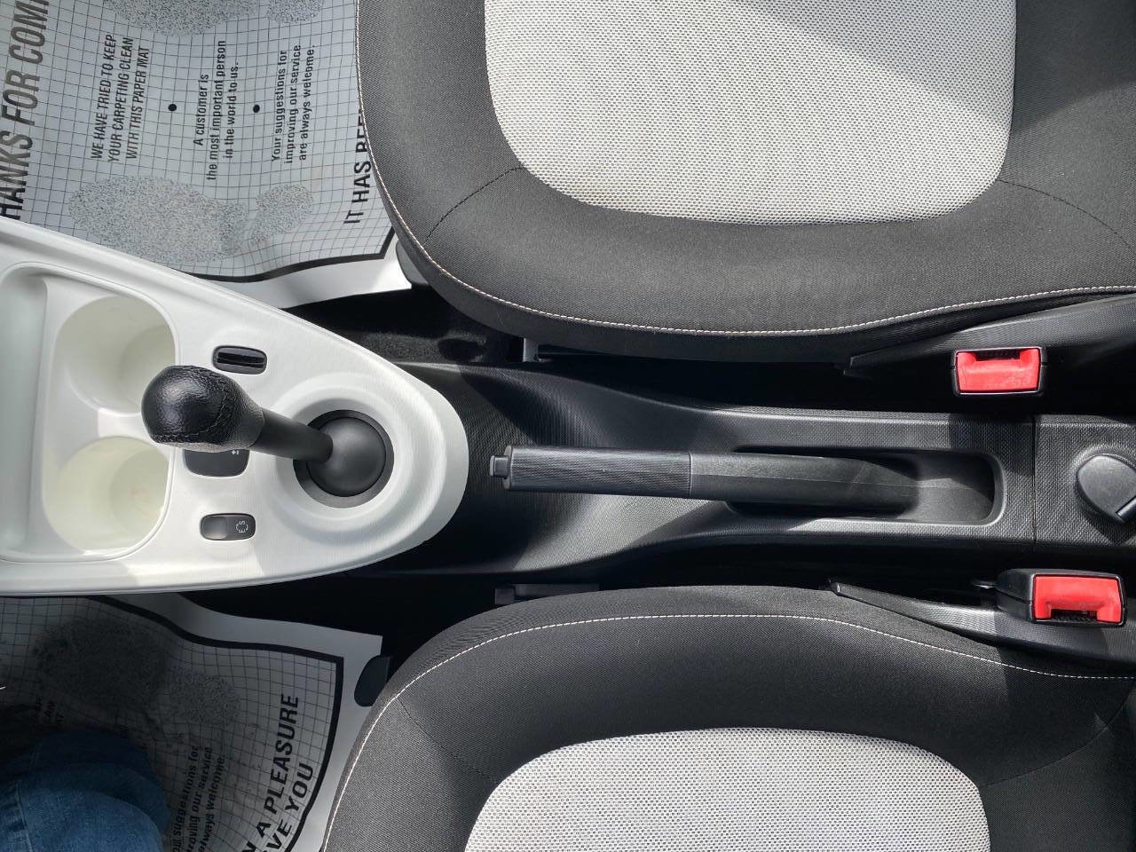 Used 2016 smart fortwo passion image 17