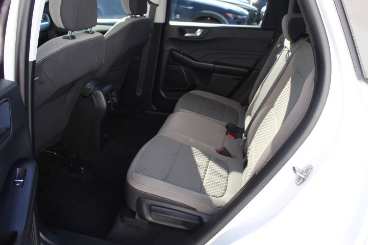 Used 2021 Ford Escape SE w/ SE Sport Appearance Package image 30