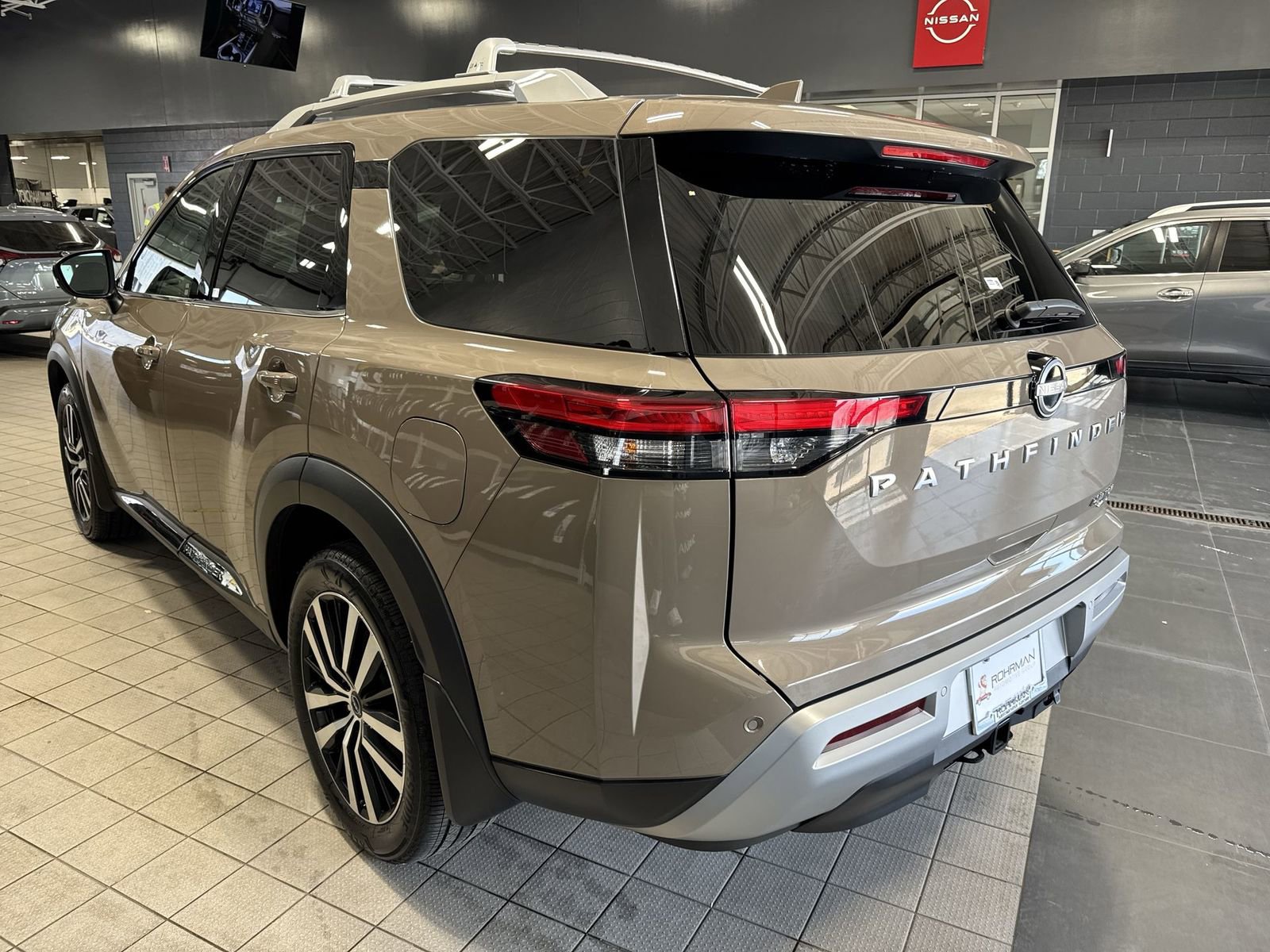 Certified 2024 Nissan Pathfinder Platinum image 41