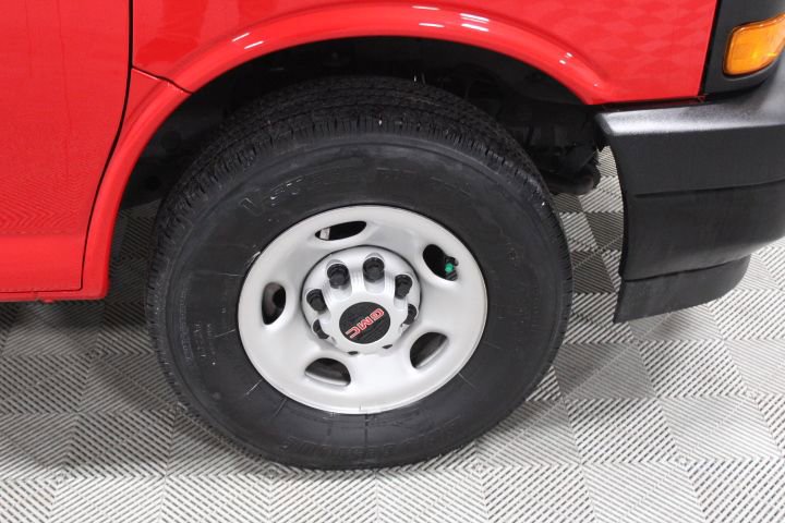 Used 2024 GMC Savana 3500 Extended image 26