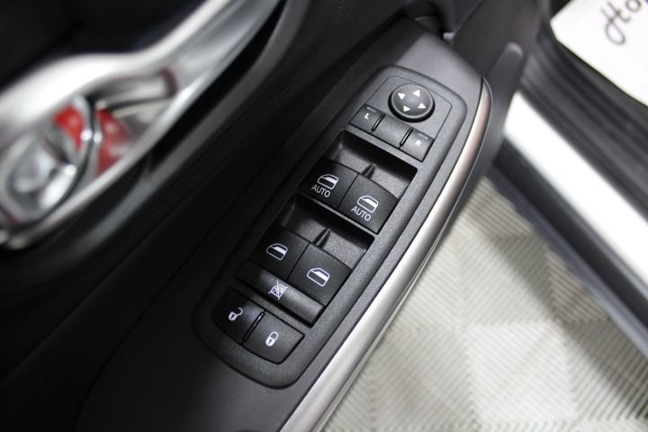 Used 2022 Jeep Cherokee Limited image 20