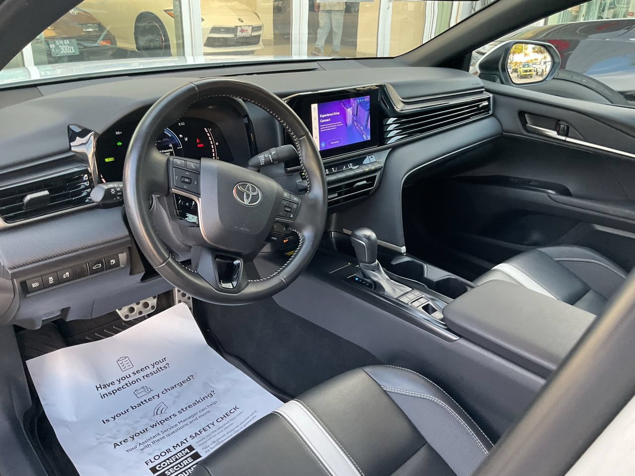 Used 2025 Toyota Camry SE FWD image 12