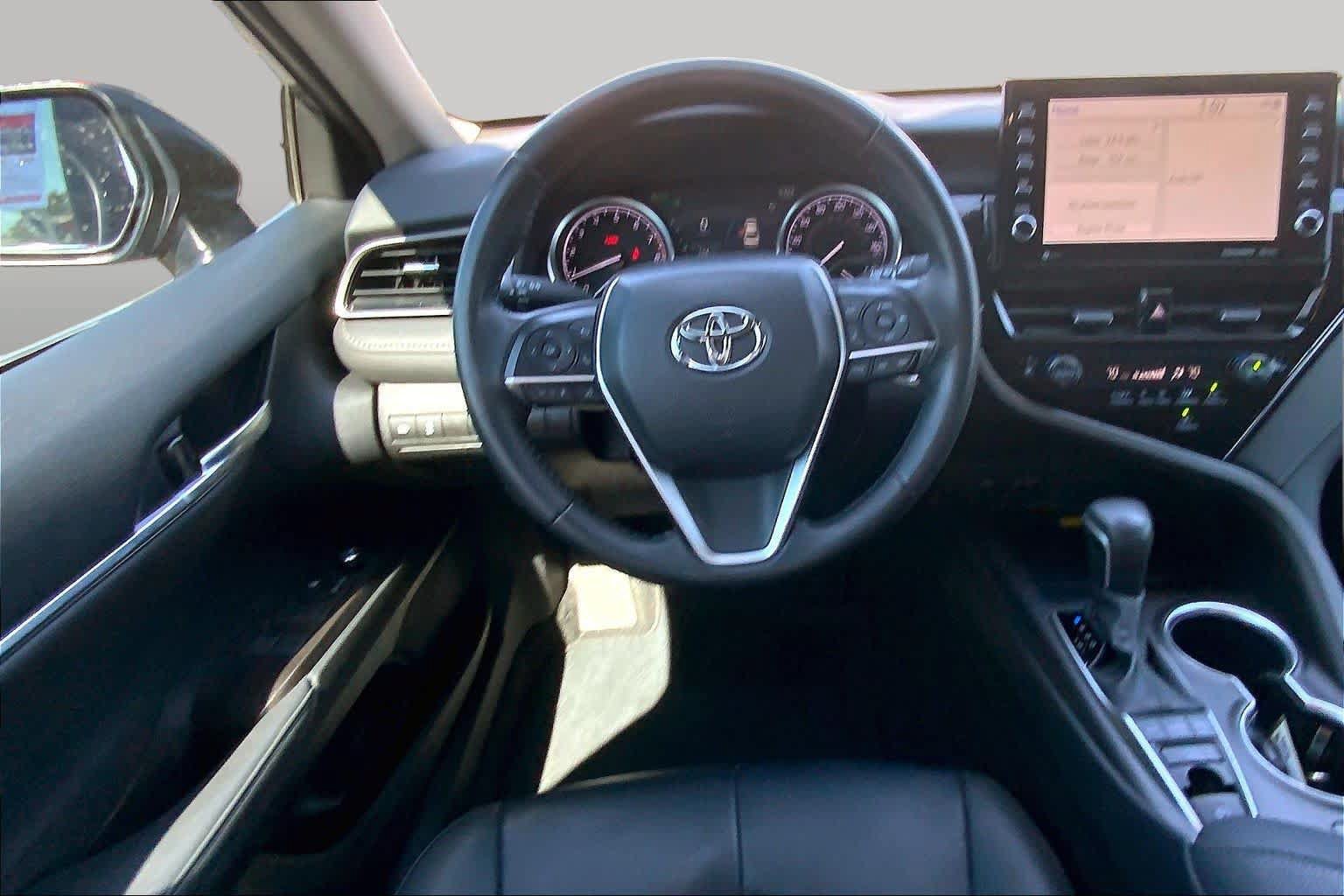 Used 2024 Toyota Camry XLE FWD image 6