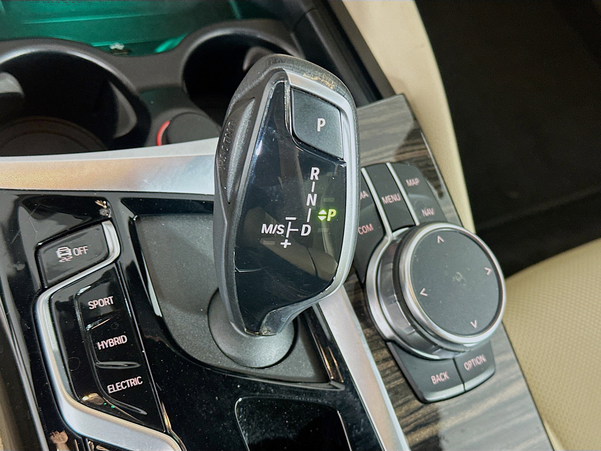 Used 2023 BMW 530e w/ Premium Package RWD image 25