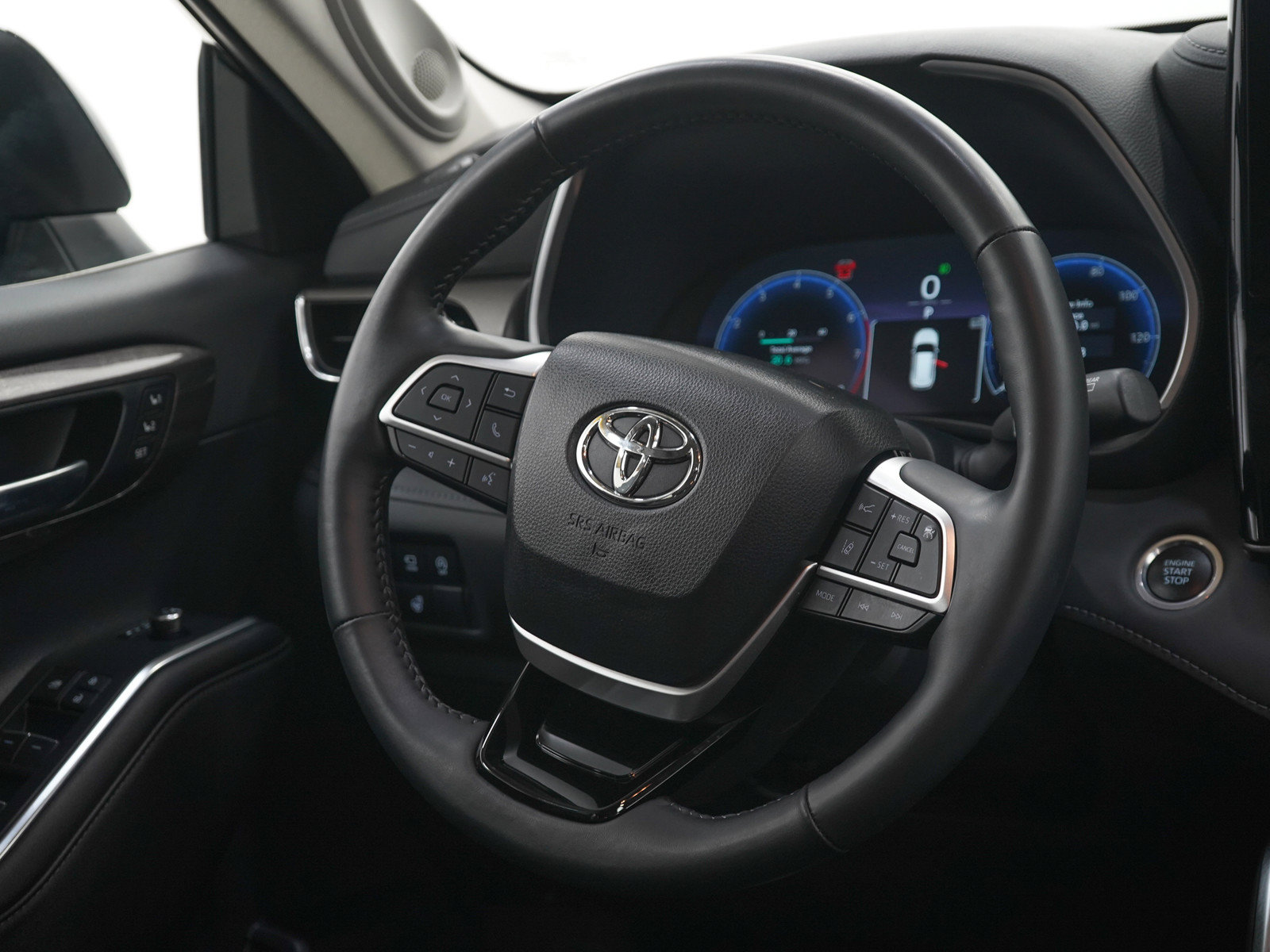Used 2024 Toyota Highlander Limited AWD/4WD image 16