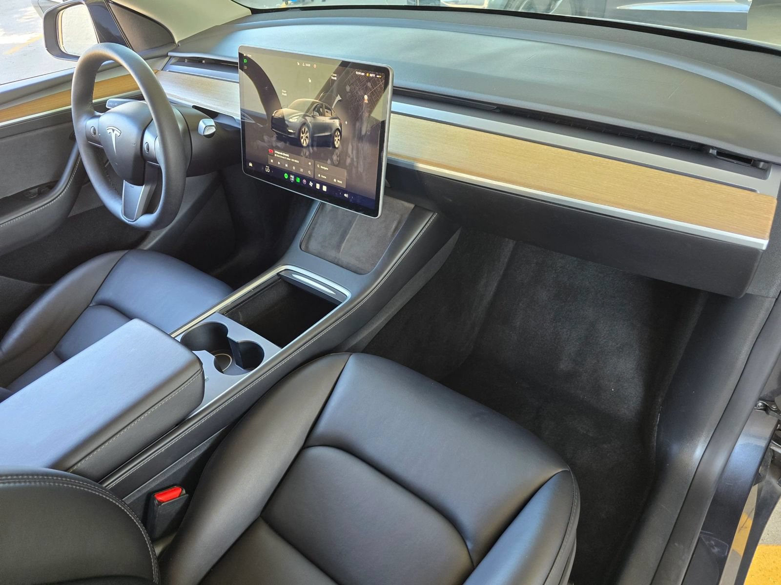 Used 2024 Tesla Model Y 2WD image 28