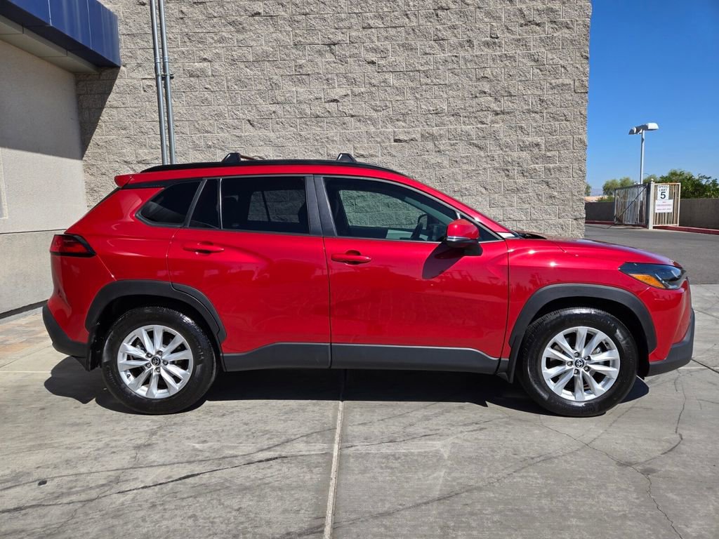 Used 2022 Toyota Corolla Cross LE image 6