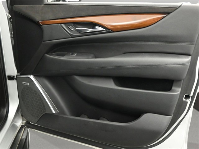 Used 2018 Cadillac Escalade Luxury image 20