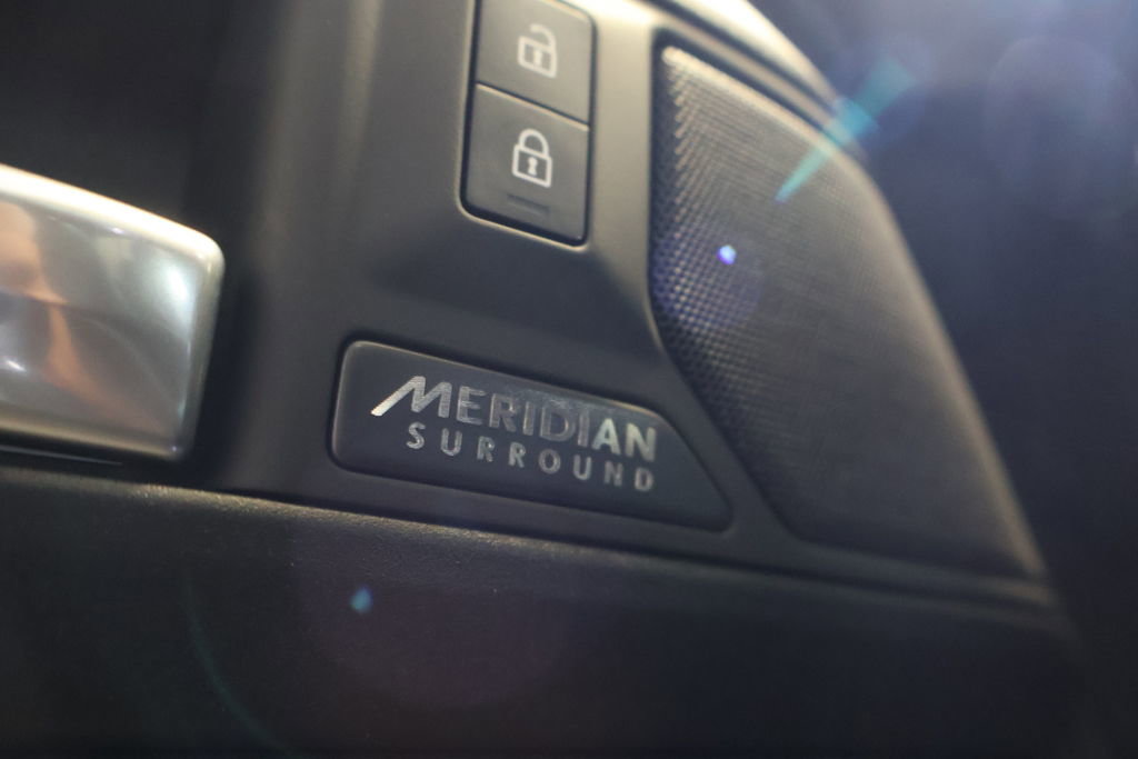 Used 2025 Land Rover Defender 130 V8 image 82