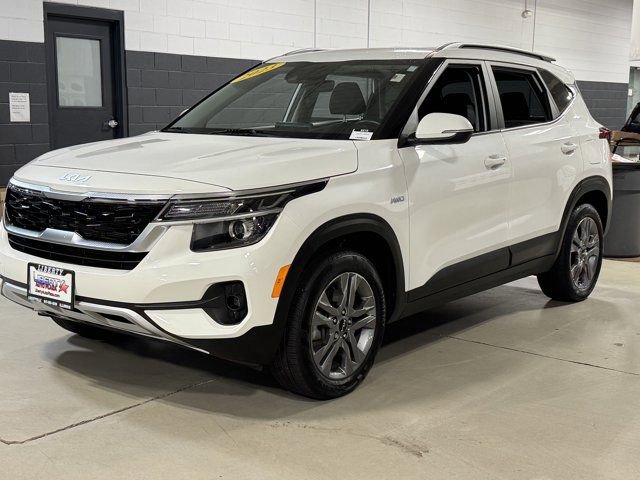 Used 2023 Kia Seltos S w/ Navigation Package AWD/4WD image 32