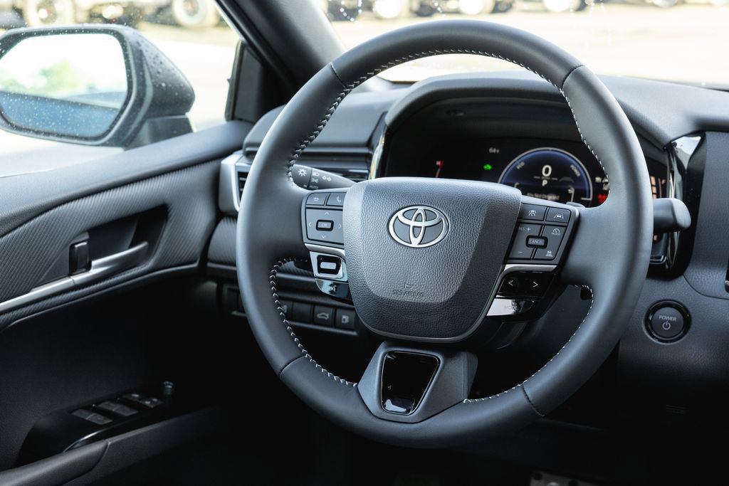 Used 2026 Toyota Camry SE w/ Convenience Package FWD image 27