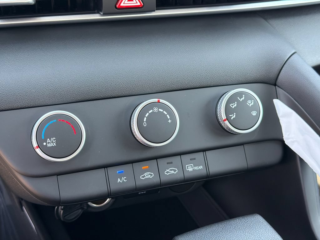 New 2026 Hyundai Elantra SE FWD image 19