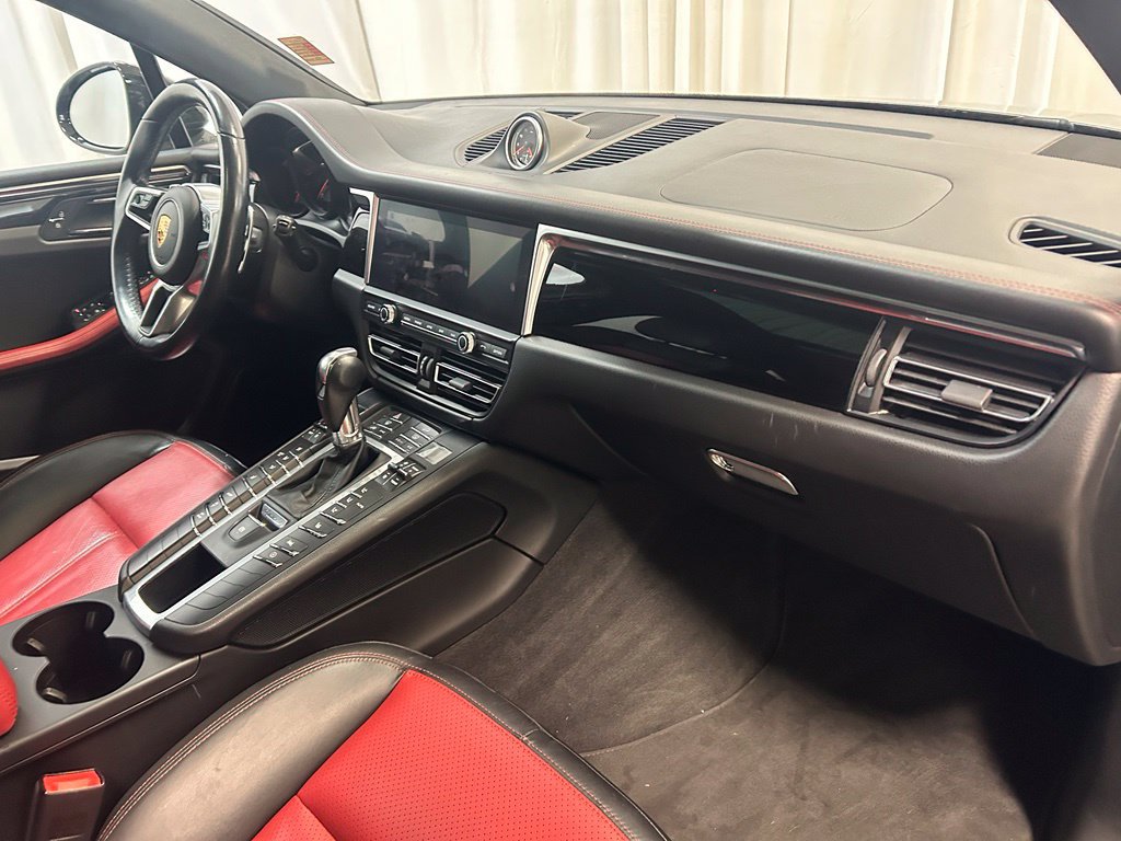 Certified 2021 Porsche Macan AWD/4WD image 26