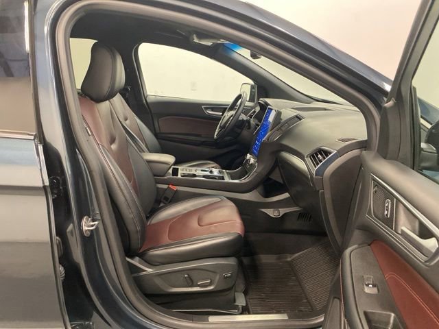 Used 2022 Ford Edge Titanium w/ Equipment Group 301A AWD/4WD image 22
