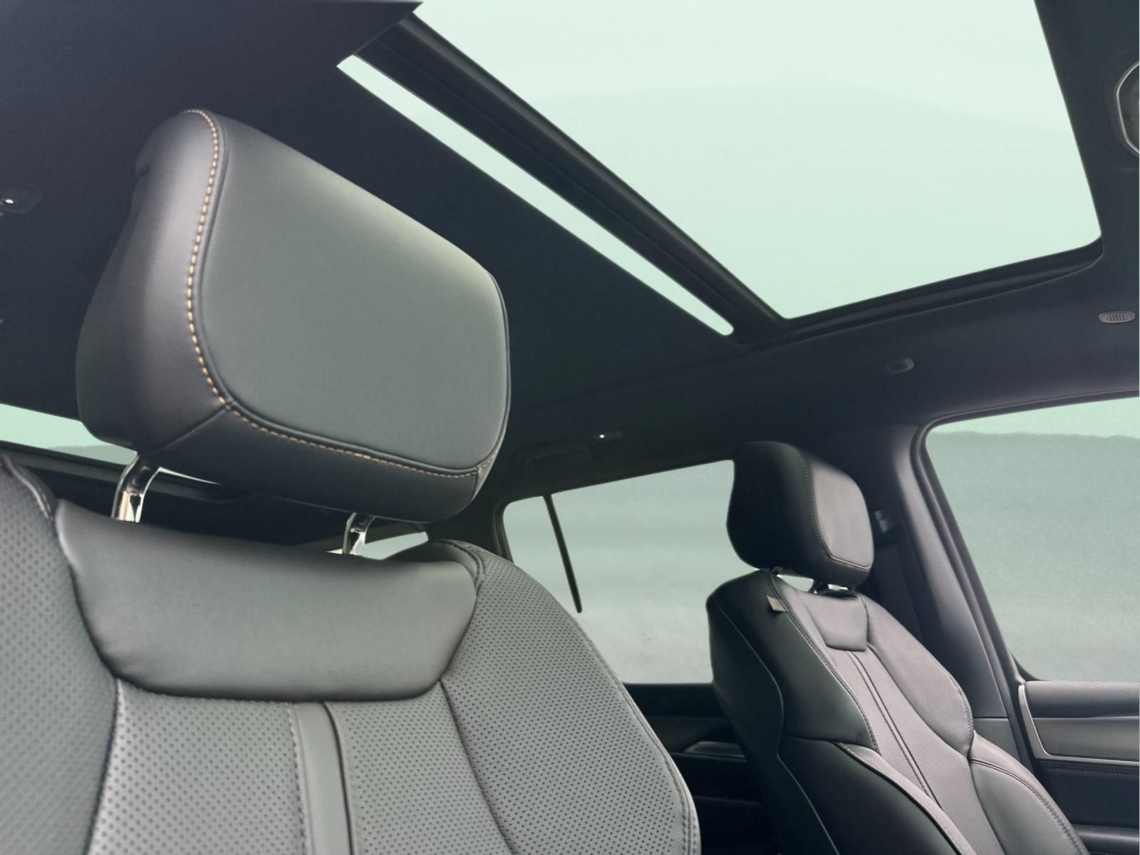 New 2026 Jeep Grand Wagoneer 4WD image 18
