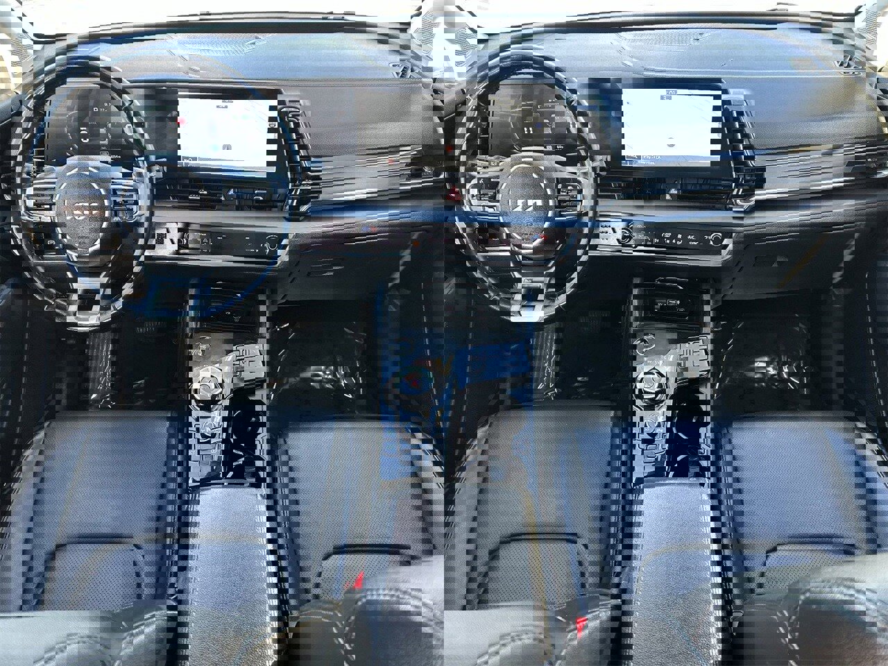 Used 2024 Kia Sportage EX image 17