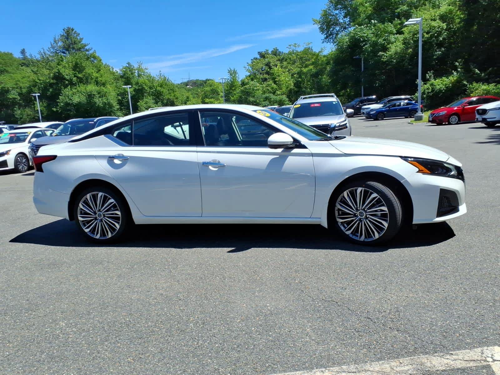 Certified 2024 Nissan Altima 2.5 SL AWD/4WD image 4