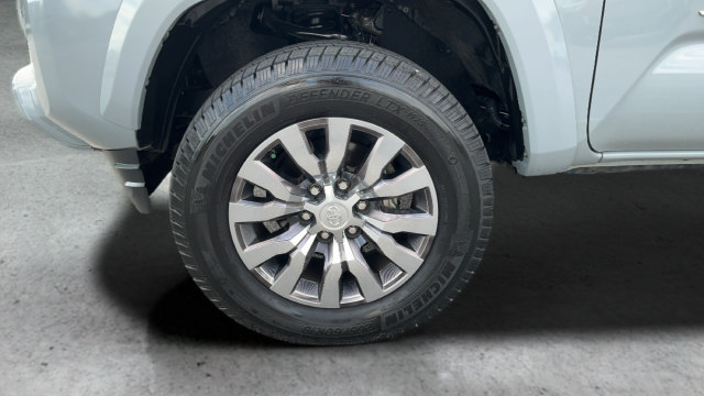 Used 2020 Toyota Tacoma Limited AWD/4WD image 26