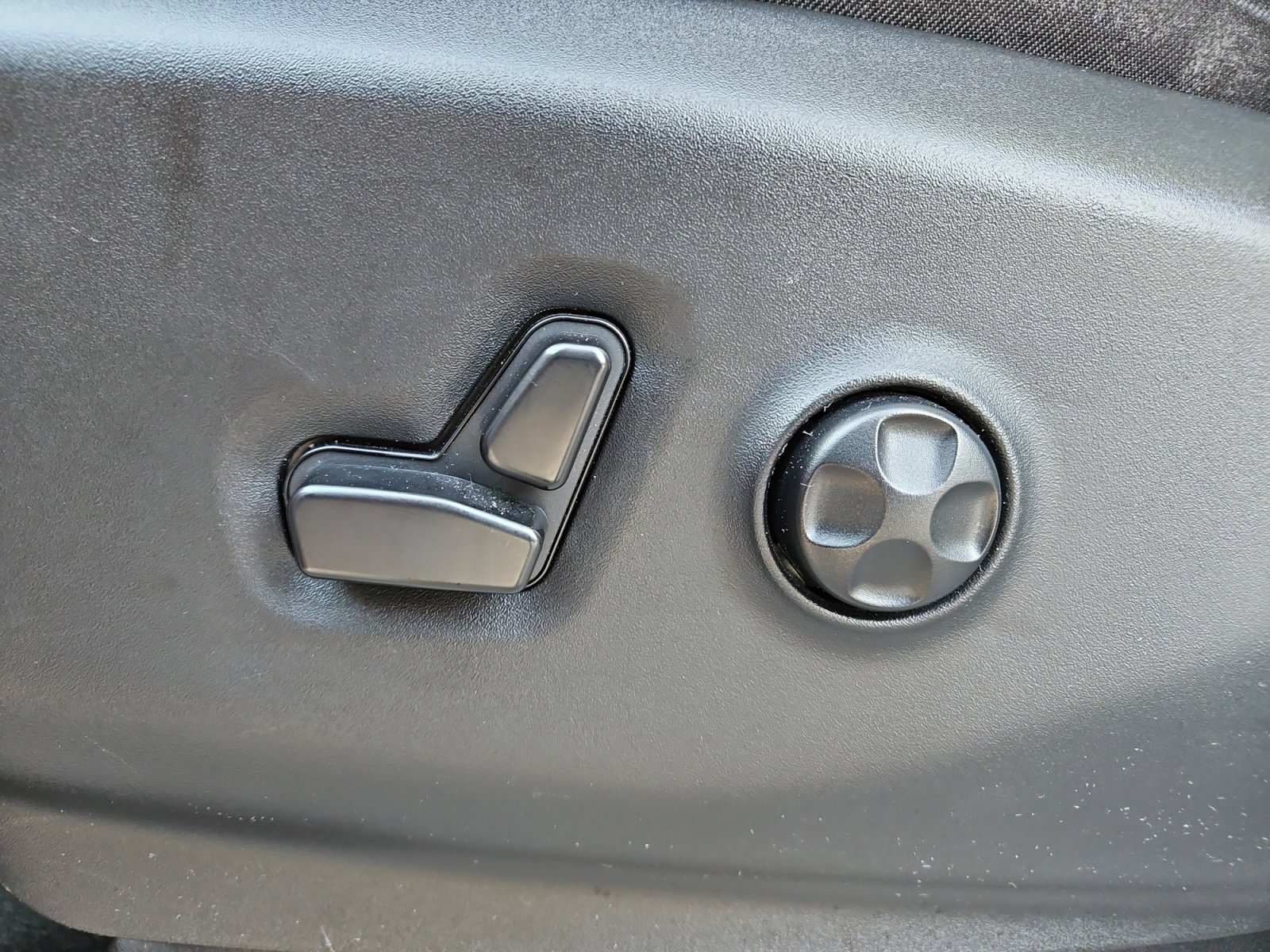 Used 2024 Chrysler Pacifica Touring-L image 21