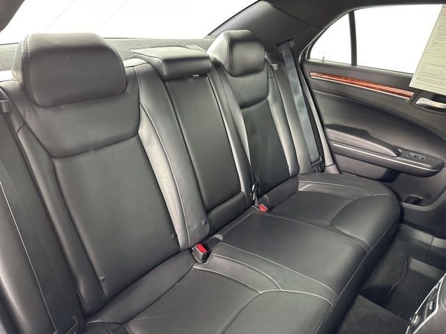 Used 2014 Chrysler 300 RWD image 29