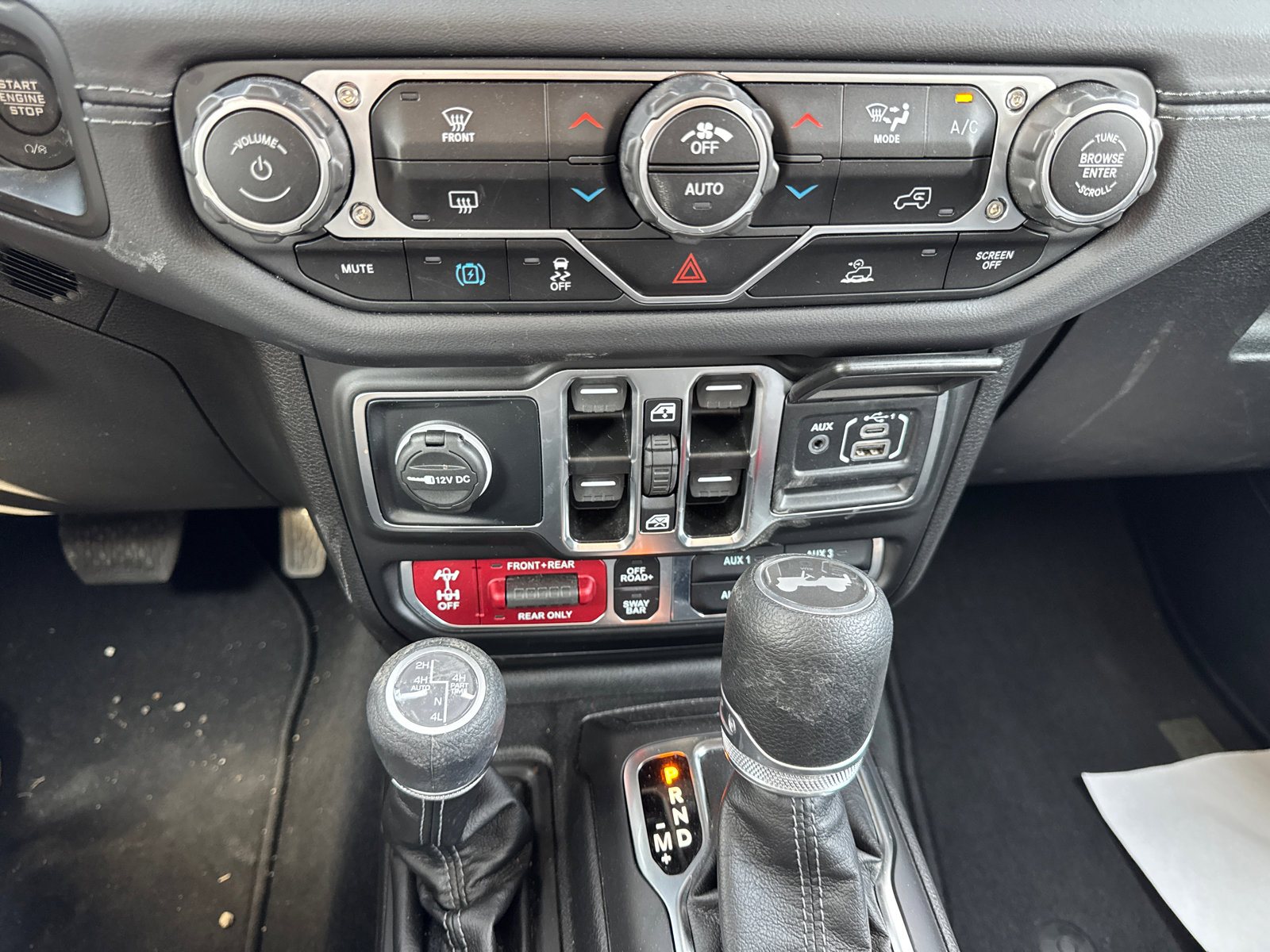 Used 2025 Jeep Wrangler Unlimited Rubicon 4xe image 23