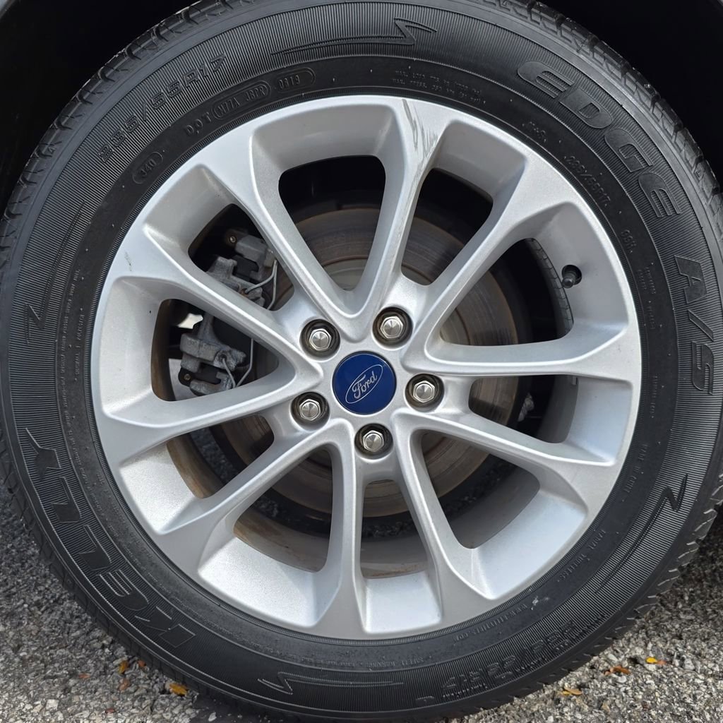 Used 2020 Ford Fusion SE FWD image 35