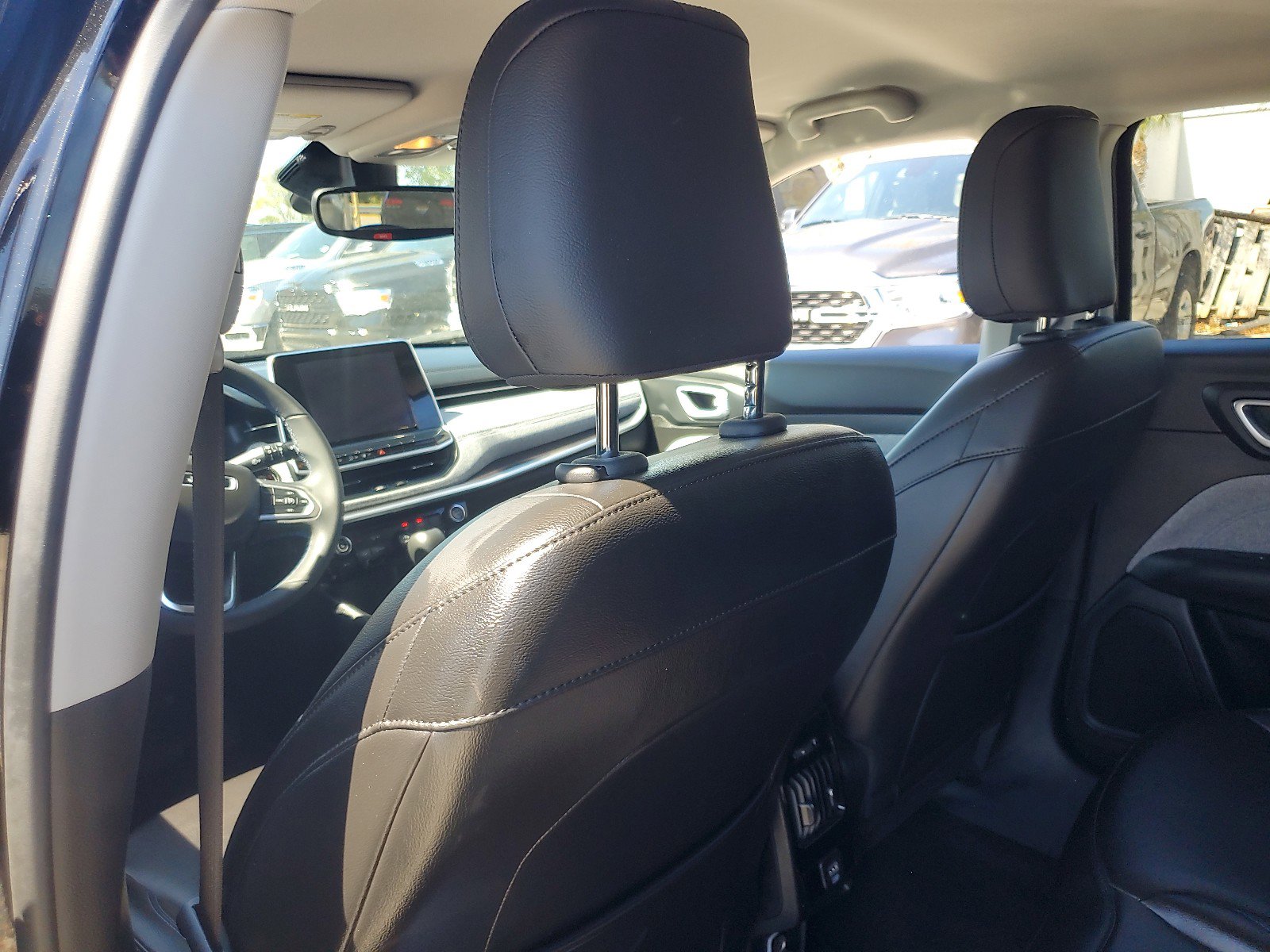 Used 2022 Jeep Compass Latitude image 11