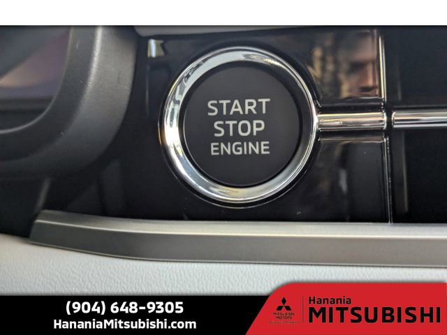 New 2025 Mitsubishi Outlander SE image 38