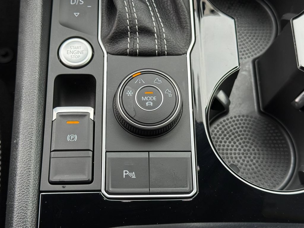 Used 2022 Volkswagen Atlas Cross Sport SE AWD/4WD image 20