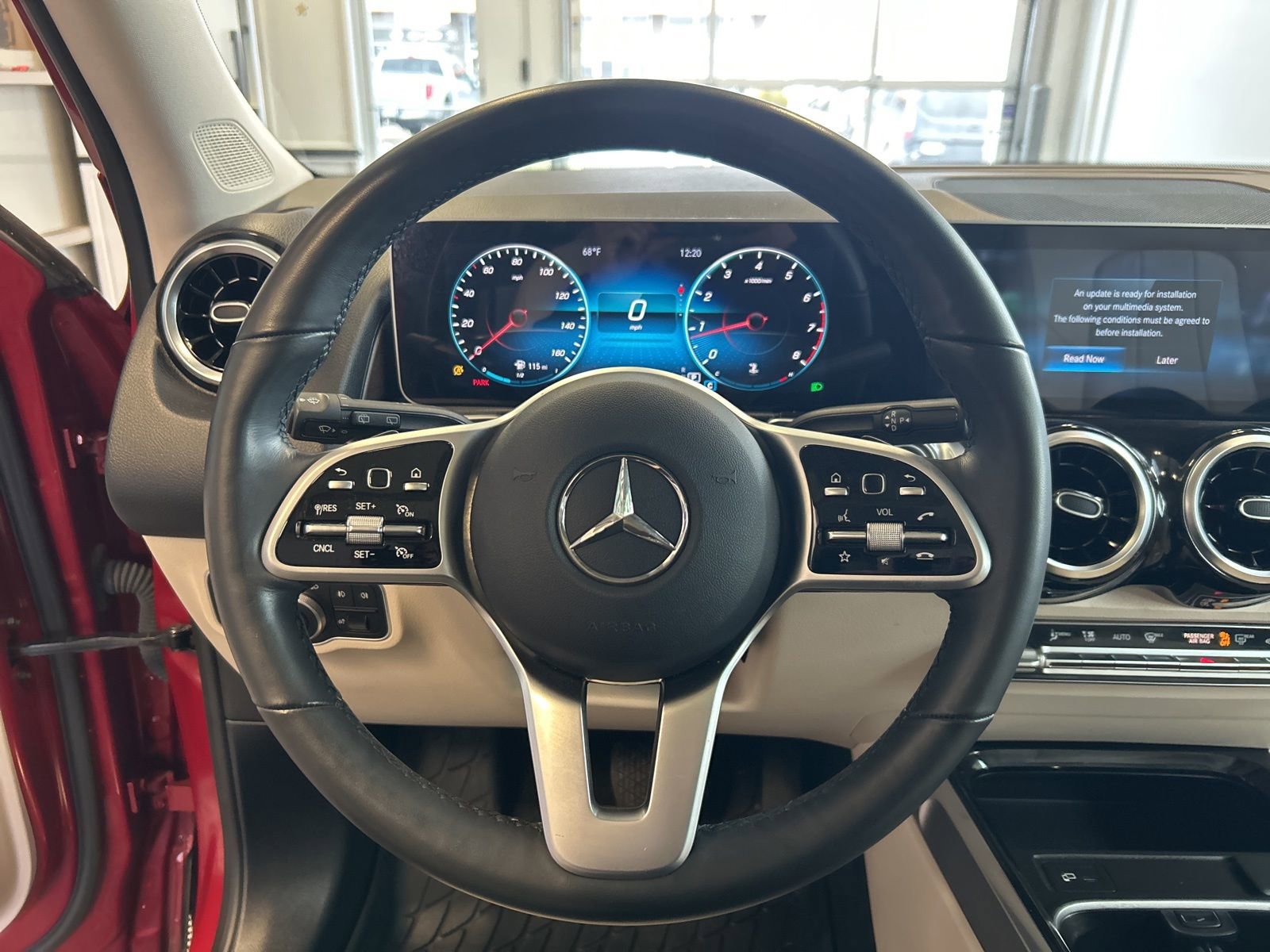 Used 2020 Mercedes-Benz GLB 250 4MATIC image 23