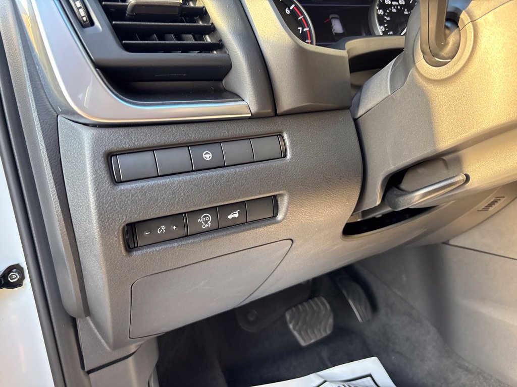 Certified 2026 Nissan Rogue SV AWD/4WD image 23