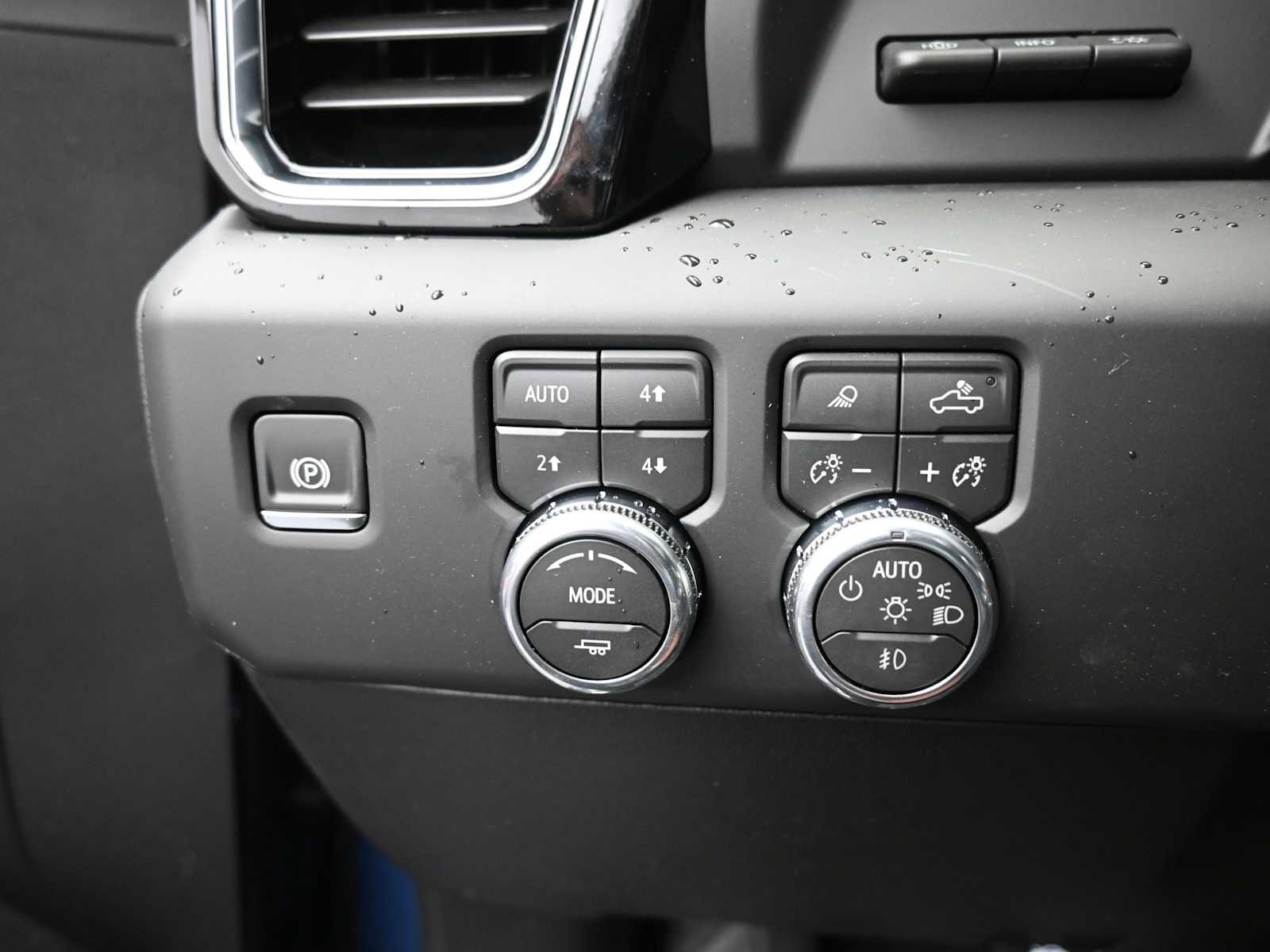 New 2026 GMC Sierra 2500 Denali Ultimate image 11