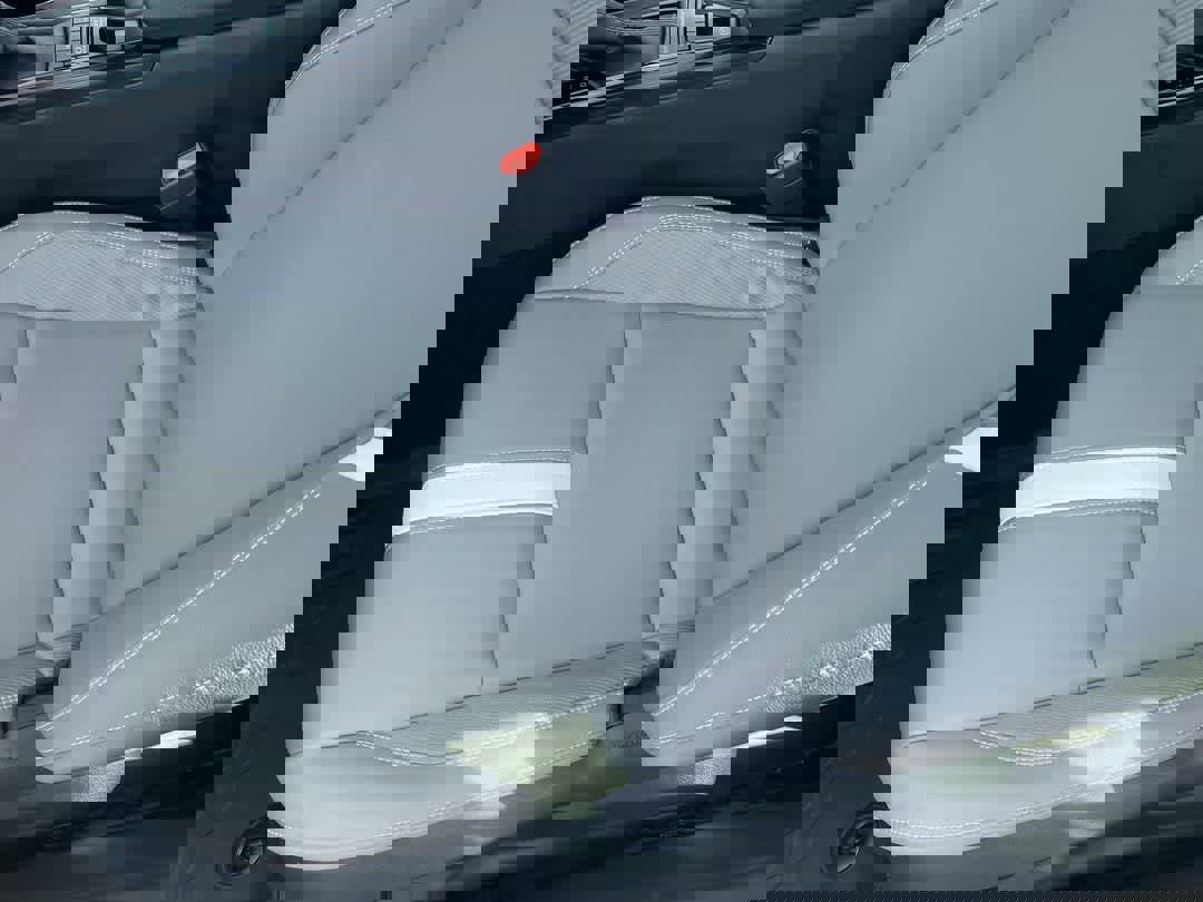 Used 2025 Toyota Camry SE image 11