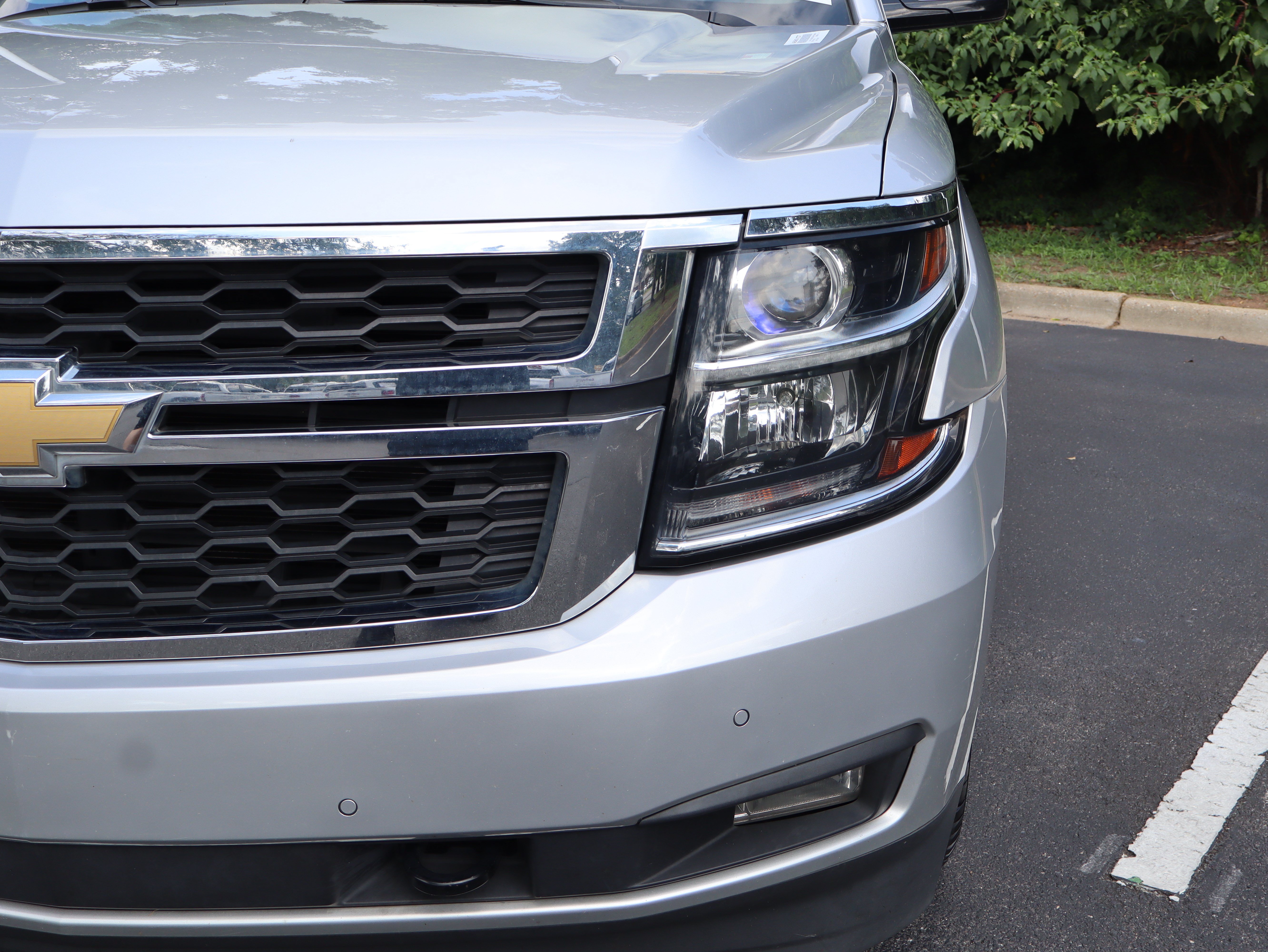 Used 2017 Chevrolet Suburban LT w/ Luxury Package RWD image 11