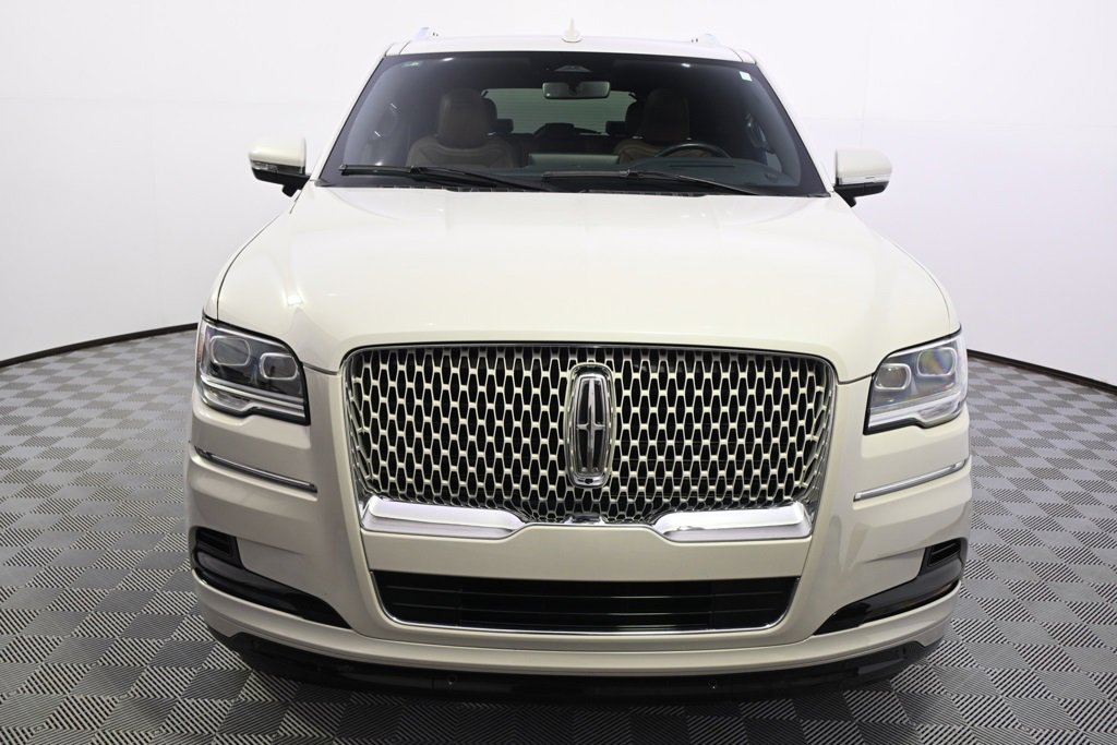 Certified 2024 Lincoln Navigator Reserve w/ Equipment Group 201A image 10