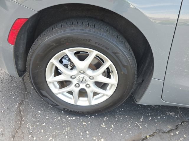 Used 2023 Chrysler Pacifica Touring-L FWD image 52