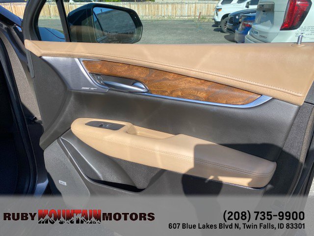 Used 2020 Cadillac XT5 Premium Luxury w/ Platinum Package AWD/4WD image 38
