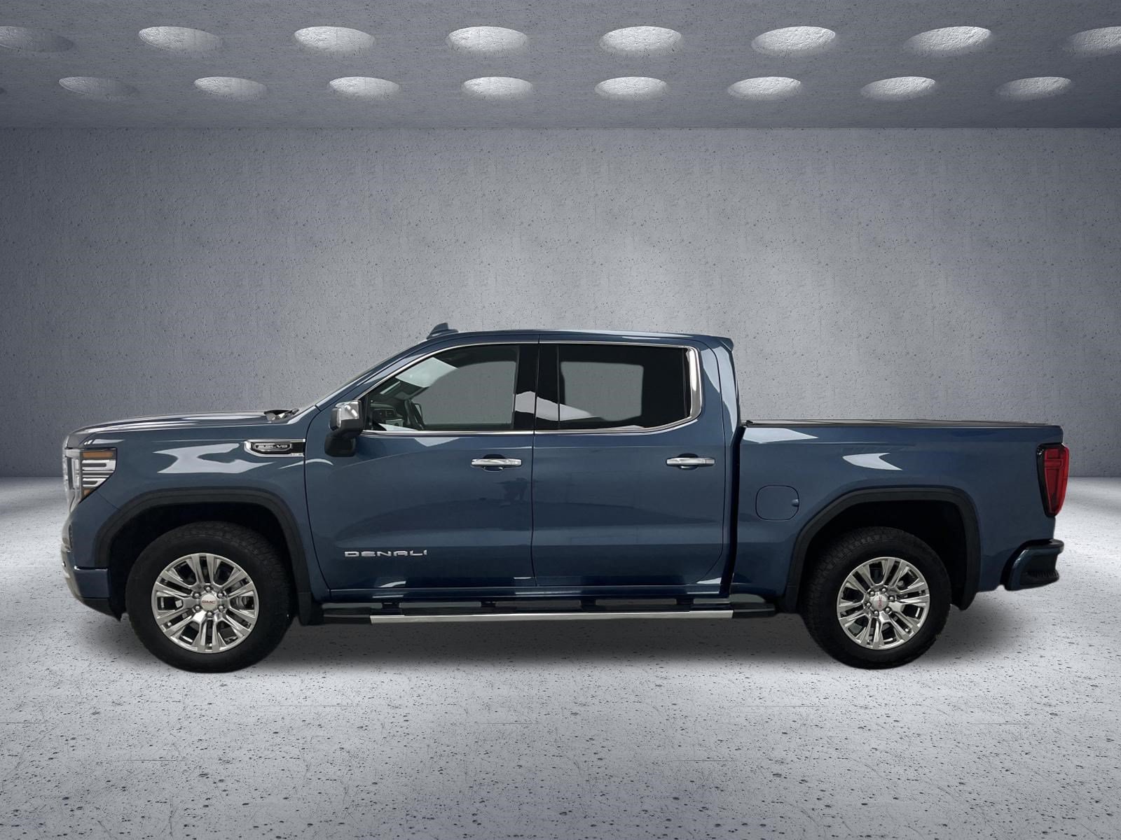Used 2026 GMC Sierra 1500 Denali w/ Technology Package AWD/4WD image 2